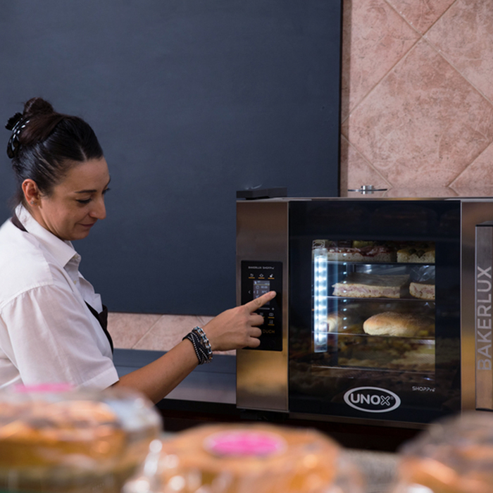 Bakerlux SHOP.Pro TOUCH | 4 plåtar 460x330 - Vänsterhängd (2)